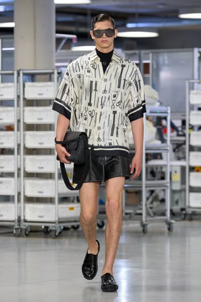 Look 50